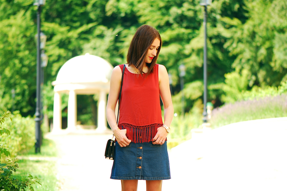 a-button-front-skirt-street-fashion