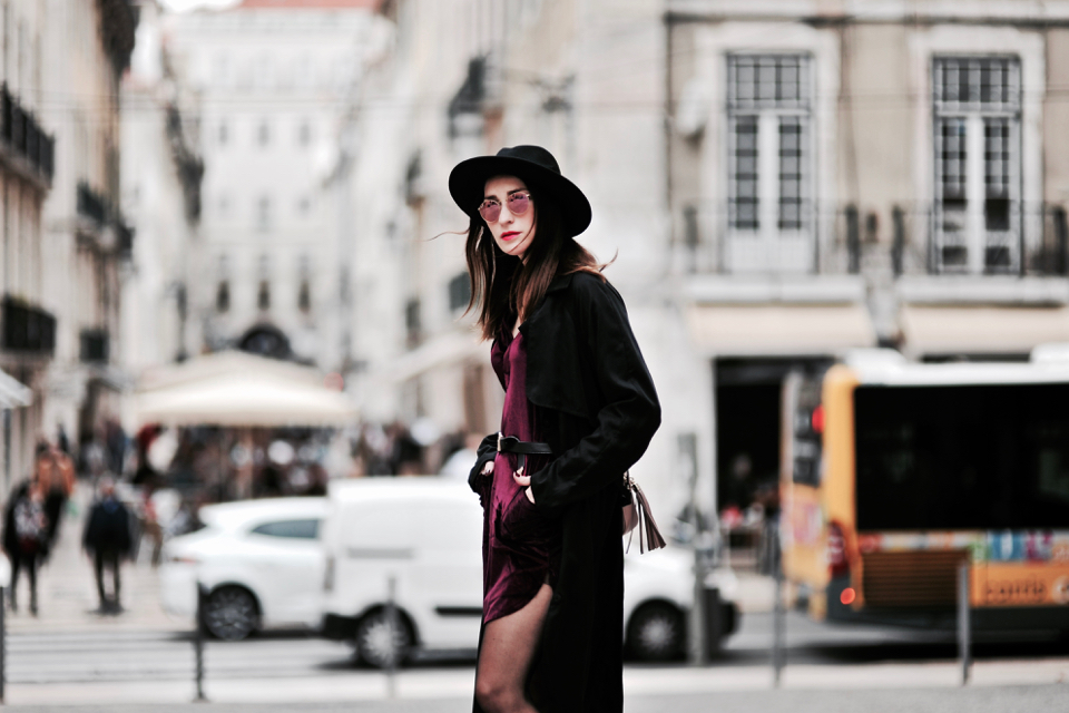 velvet-dress-outfit-street-fashion
