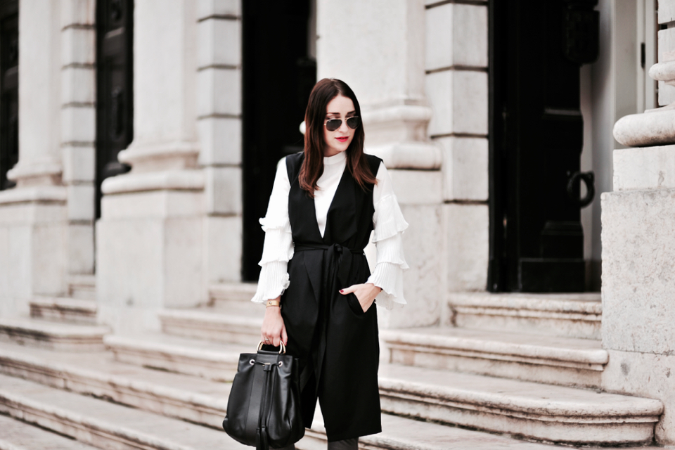 white-blouse-with-flared-sleeves-how-to-wear