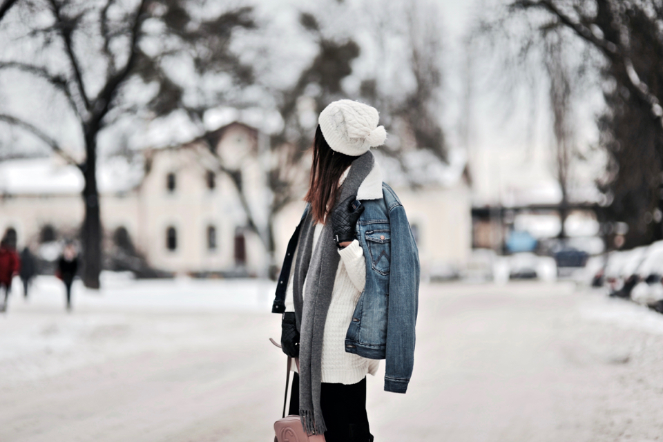 fur-lined-denim-jacket-outfit-street-fashion