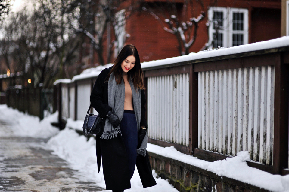 oversized-black-coat-street-fashion