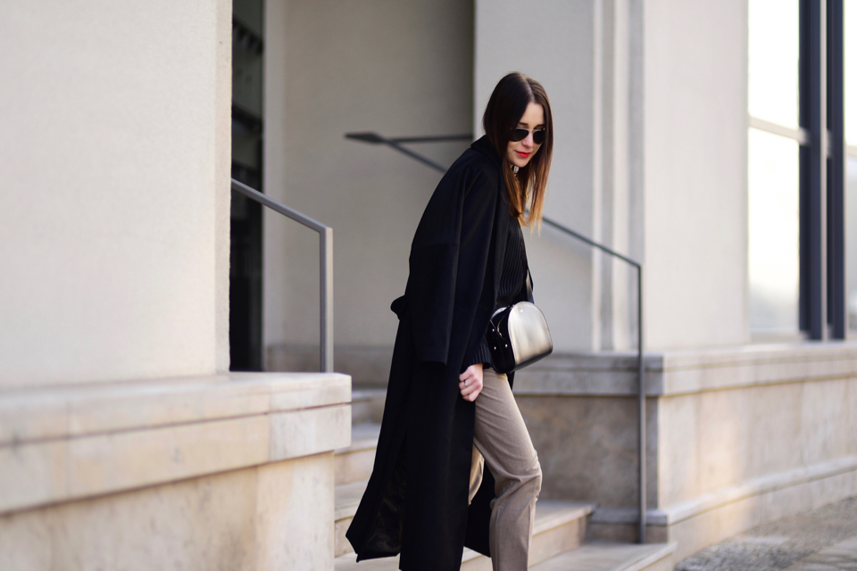 oversized-coat-elegant-pants-street-fashion-outfit