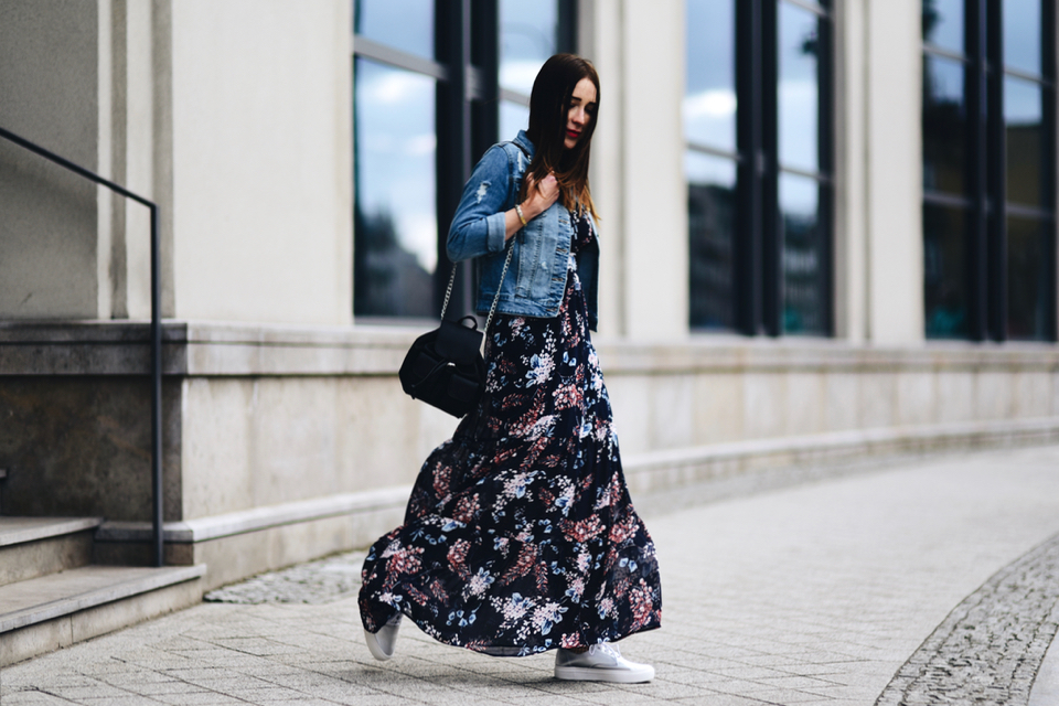 long-floral-dress-street-fashion