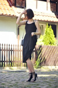 black-dress-street-fashion
