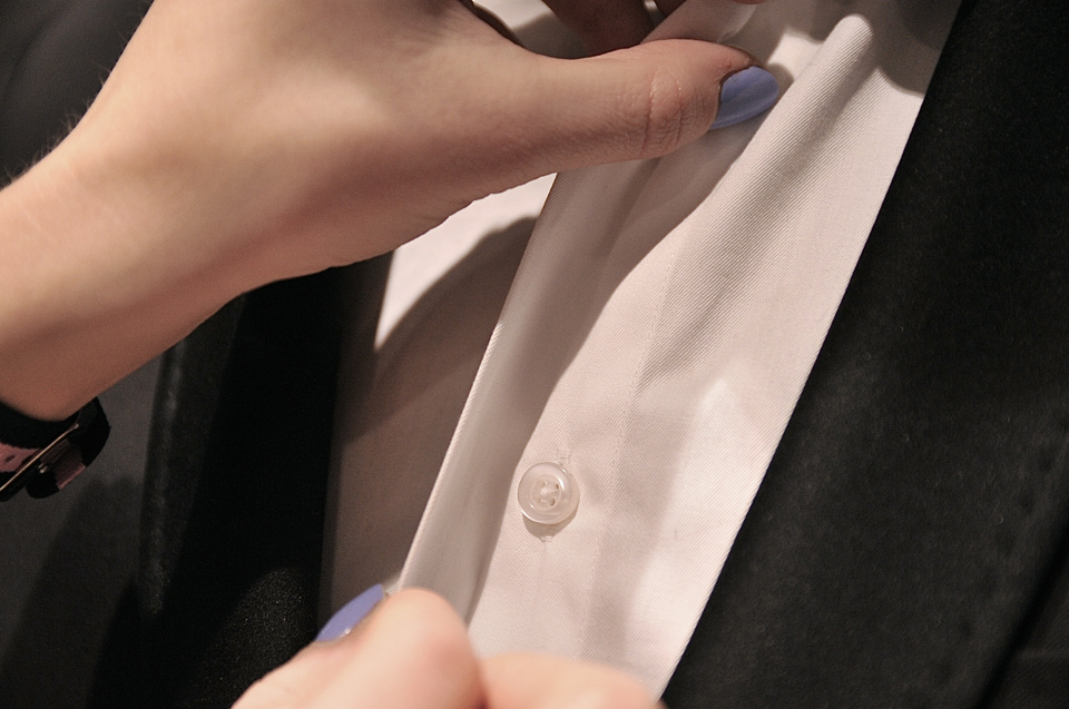 how-to-button-your-suit