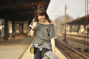 grey-outfit-street-fashion
