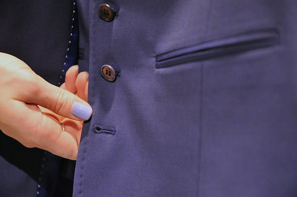 how-to-button-your-suit