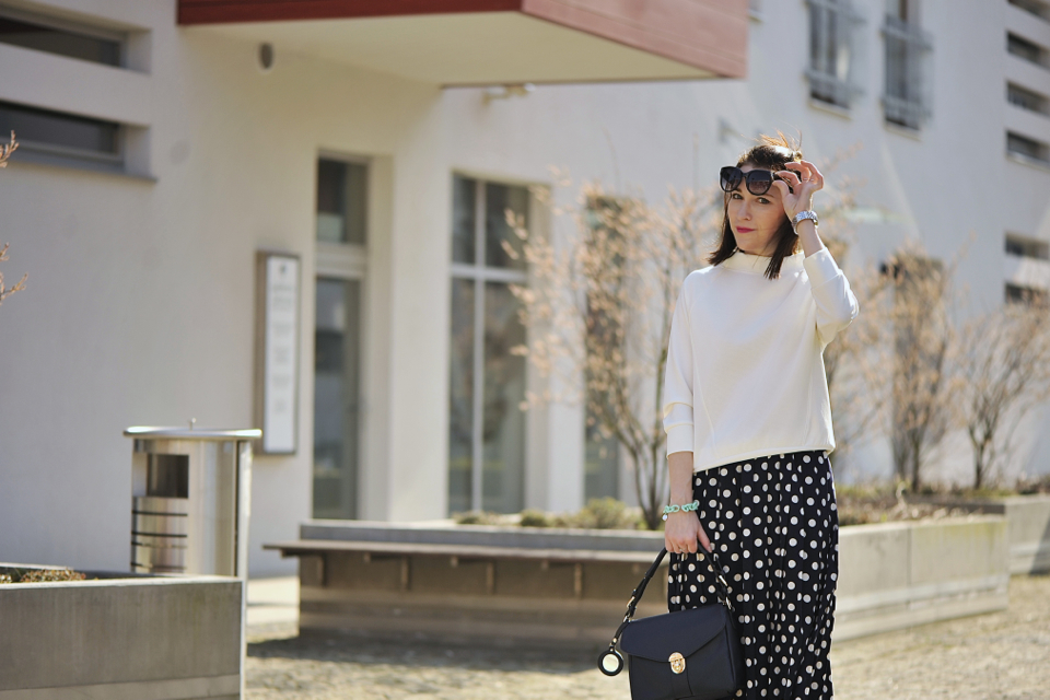 dotted-skirt-street-fashion