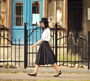 black-bow-blouse-street-fashion