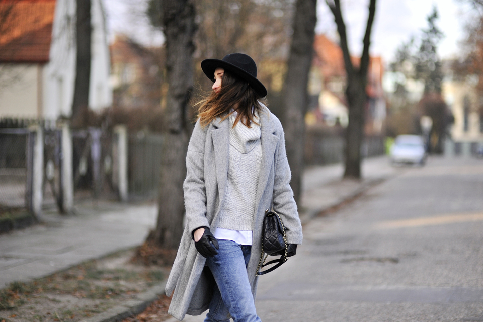 grey-coat-street-fashion