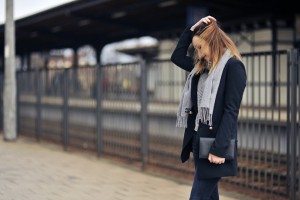 grey-scarf-street-style