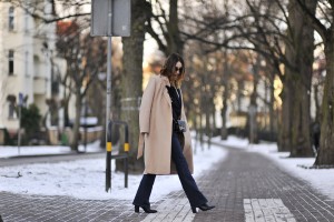 spodnie-dzwony-jakie-buty-do-nich-nosić