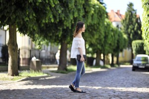 off-the-shoulder-blouse-street-fashion