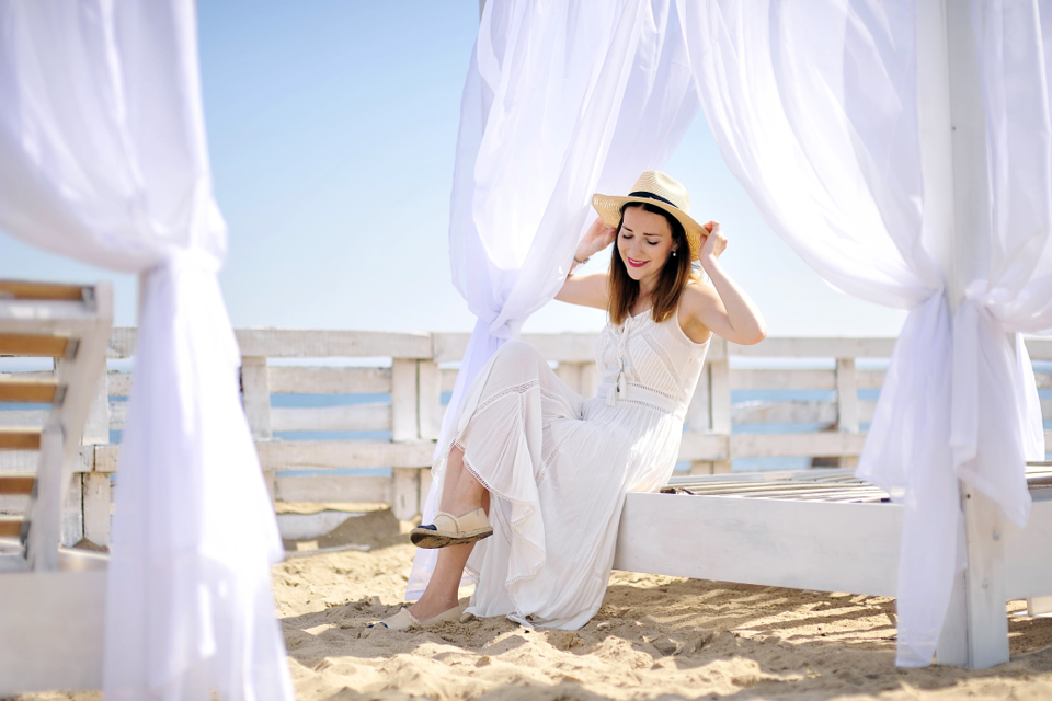 white-dress-outfit