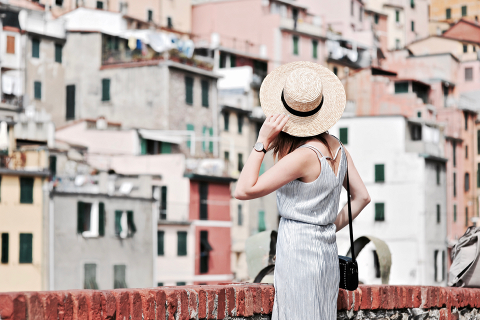 how to accessorize a silver dress