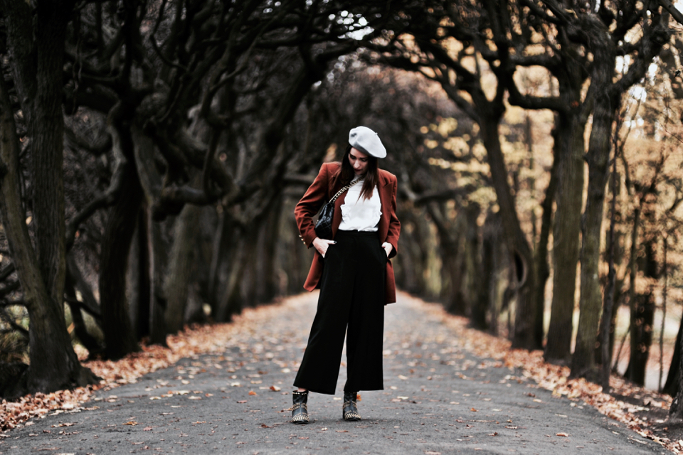 ruffled-blouse-street-style