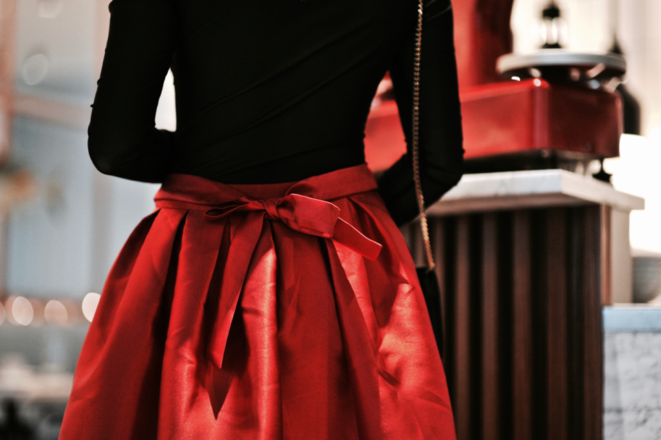 -red-flared-skirt-with-bow