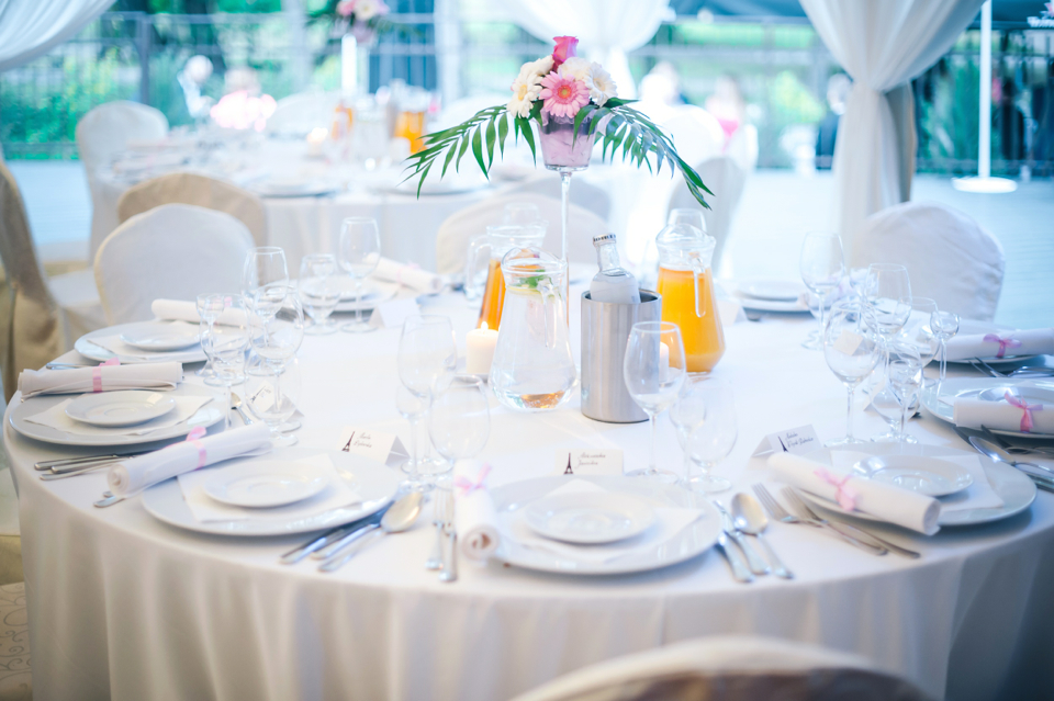 round-wedding-tables-advantages