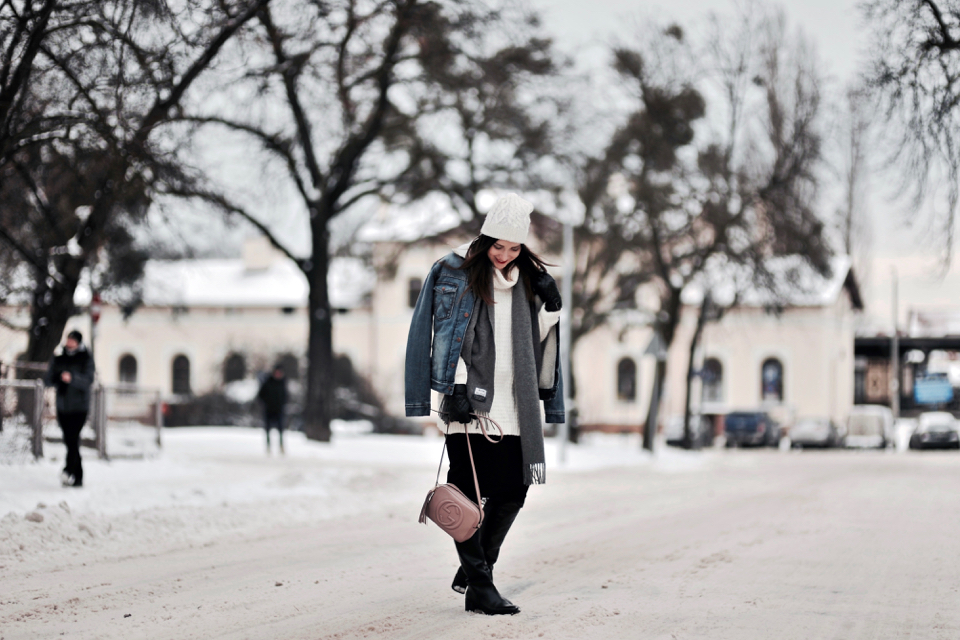 fur-lined-denim-jacket-outfit-street-fashion