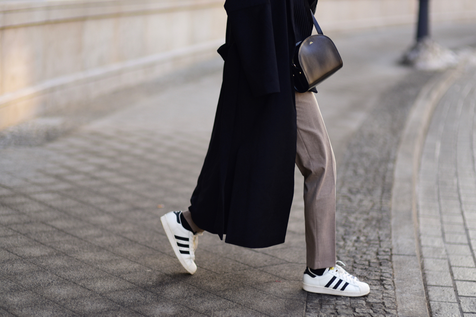 how-to-create-an-elegant-outfit-wearing-adidas-superstar