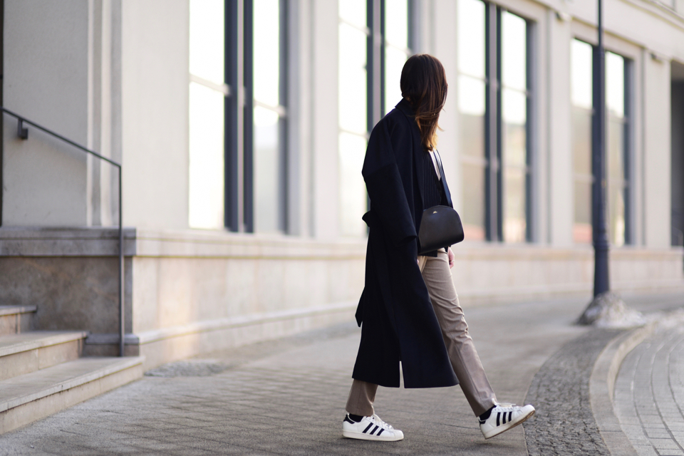 Leeuw Onderzoek afbreken 4-how-to-create-an-elegant-outfit-wearing-adidas-superstar - Shiny Syl blog