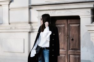 frill-sleeve-blouse-outfit-street-style
