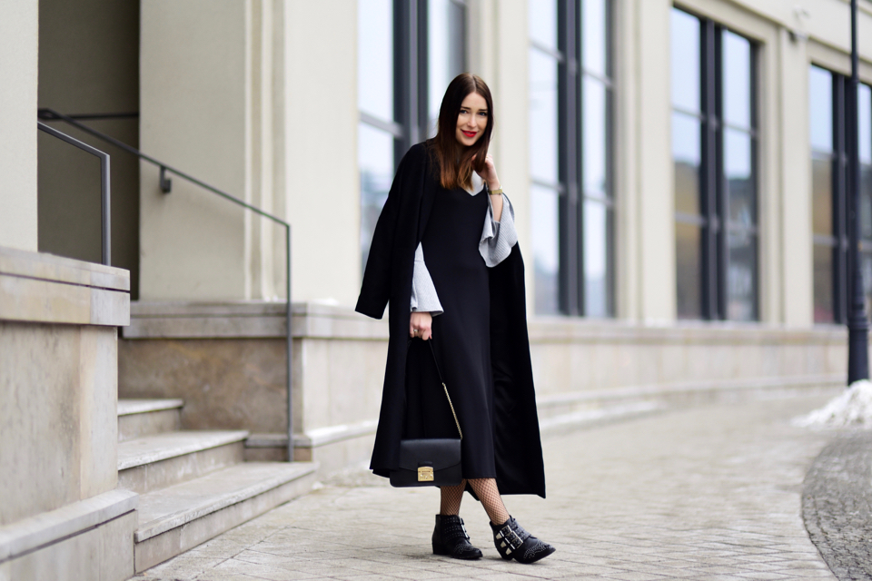 ruffle-blouse-street-style