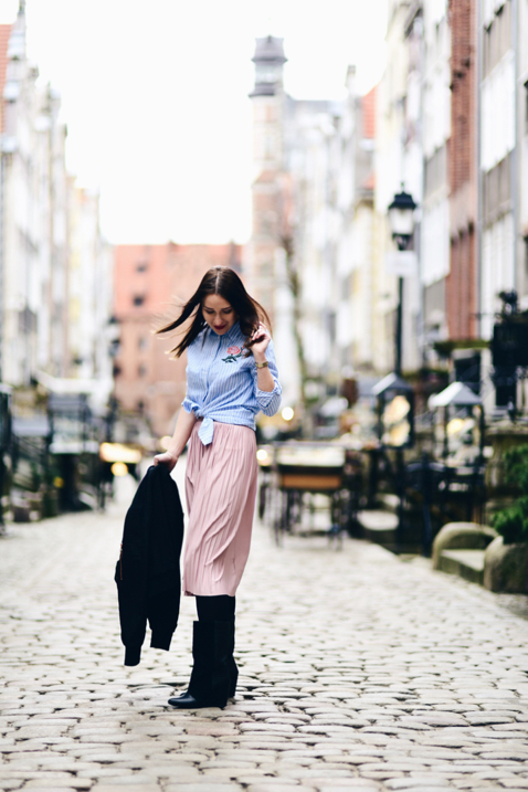 tips-how-to-wear-shirt-with-a-skirt