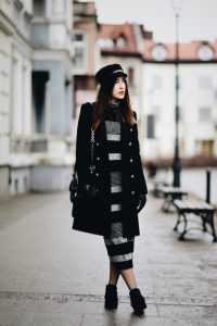 how-to-wear-fishnets-without-looking-trashy