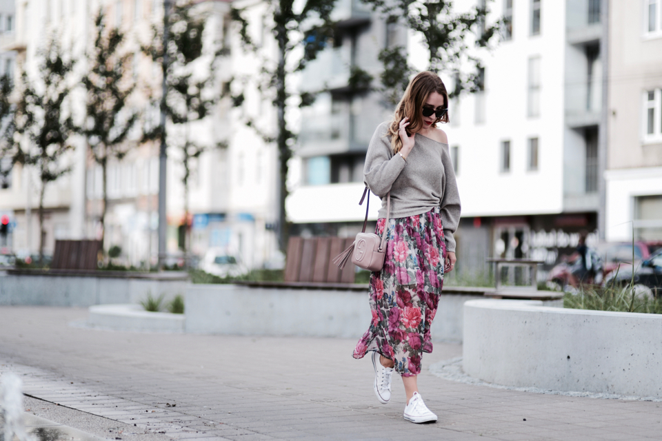 supersize sweater and sweet skirt outfit