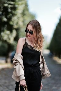 bomber-jacket-outfit-idea-street-fashion-style