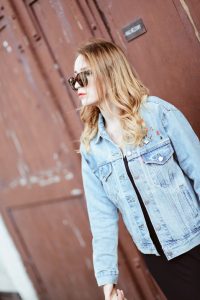 how-to-wear-denim-jacket