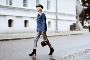 checked-pants-kitten-heels-jacket-with-pads-outfit-street-style