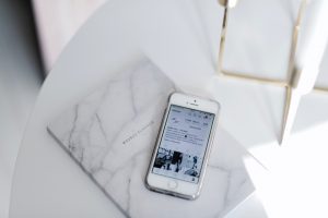 jak-dodawać-muzykę-i-animowane-napisy-na-instastories