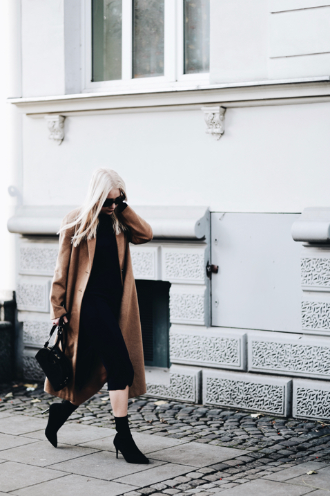 SOCK BOOTS STREET STYLE Shiny Syl blog