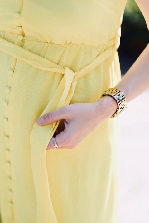 żółta-sukienka-do-czego-nosić-z-czym-połączyć