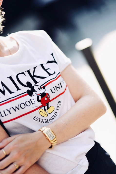 t-shirt-z-myszką-mickey-ubrania-z-myszką-stylizacja