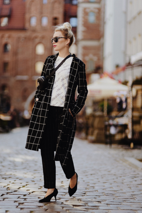 płaszcz-w-kratę-stylizacja-jak-nosić-do-czego-nosić-blog