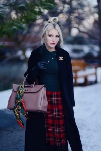 broszka-chanel-w-stylizacji-gdzie-kupić-ile-kosztuje