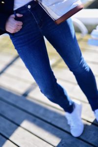 superstary-do-jeansów-stylizacja